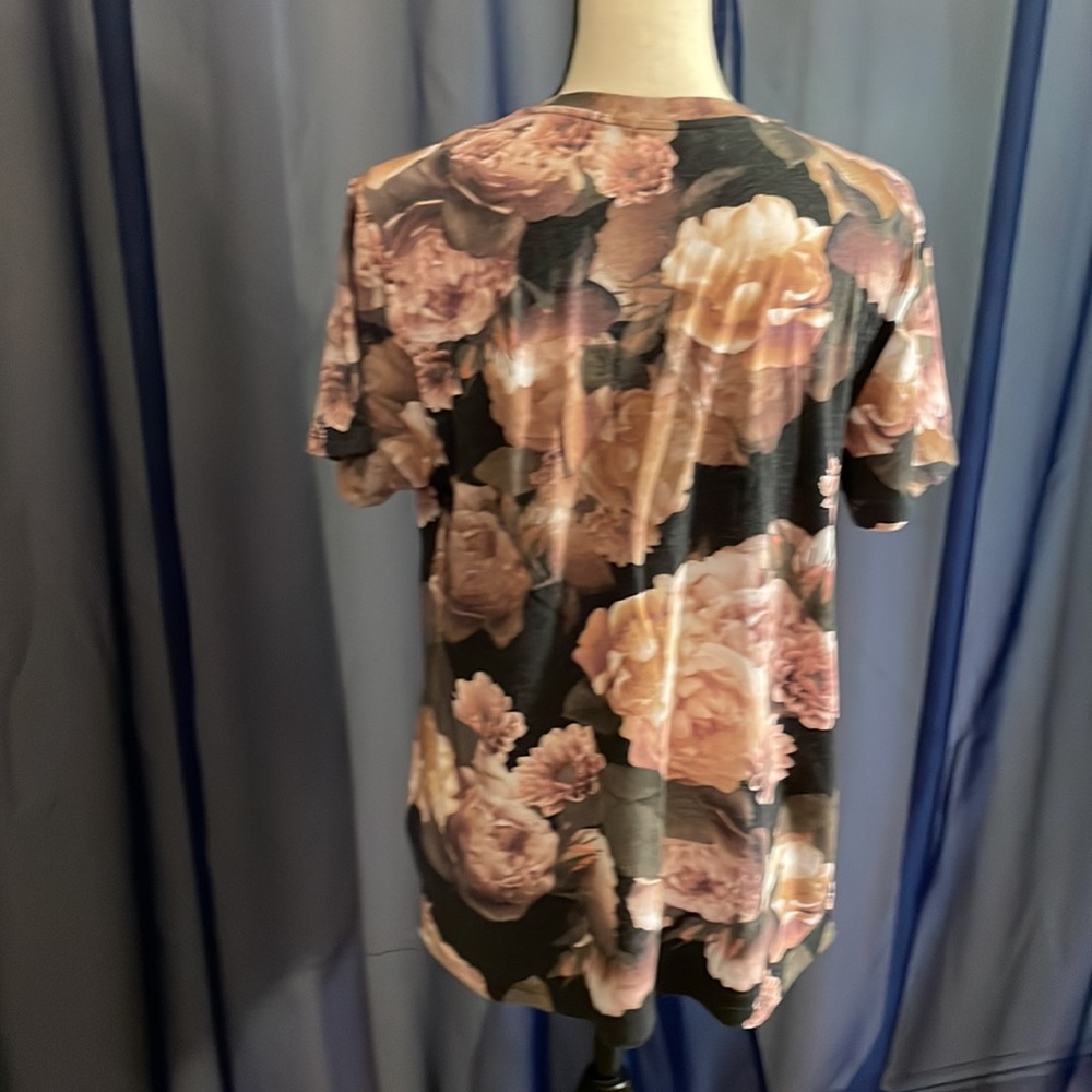 Womens Floral Tee Shirt - Picture 3 of 4